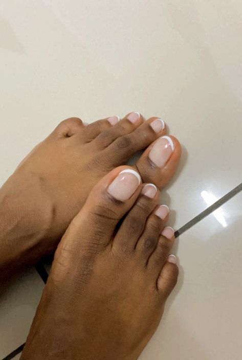 Foot Rounded Pedicure, Round French Pedicure, Rounded Toenails, Round Toe Nails, French Pedicure Toes, Ideal Appearance, French Tip Pedicure, French Toe Nails, French Tip Toes