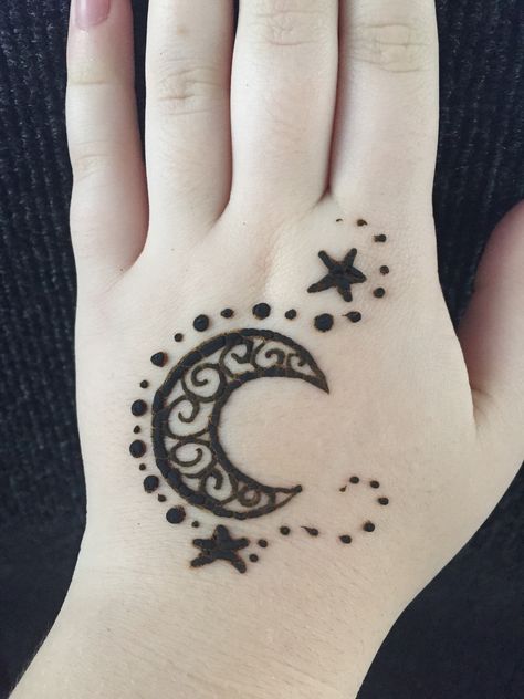 Simple And Easy Mehndi Designs For Kids, Henna For Kids Easy, Henna Designs Halloween, Mehendi Designs For Small Kids, Short Mehndi Design For Kids, Henna Kids Design, Small Kids Mehndi Designs, Cute Mehendi Designs For Kids, Cute Henna Designs Easy Hand