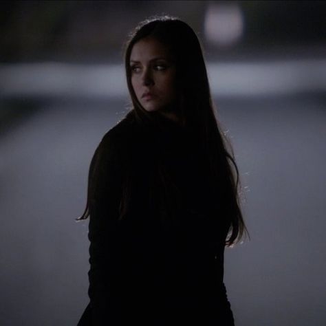 Elena Gilbert No Humanity, Grunge Pfp Girl, Tvdu Characters, No Humanity, Tvd Elena, Graveyard Girl, Malia Hale, Katerina Petrova, The Vampire Diaries 3