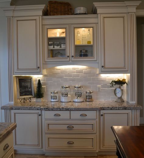 "Baking Center" type of area.  The little valance in the middle & some of the cabinets being pulled out from wall just a bit make a difference. Kitchen Baking Center, Kitchen Baking Station, Morning Kitchen, Baking Center, Baking Station, Coin Café, Kitchen Desks, Baking Kitchen, Cabinet Color