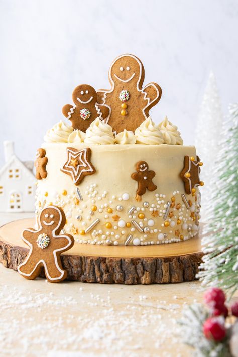 Moist Gingerbread Cake, Moist Gingerbread, Showstopper Cakes, Caramelized White Chocolate, Christmas Themed Cake, White Chocolate Buttercream, Christmas Cake Designs, Layer Cake Recipes, Smooth Cake