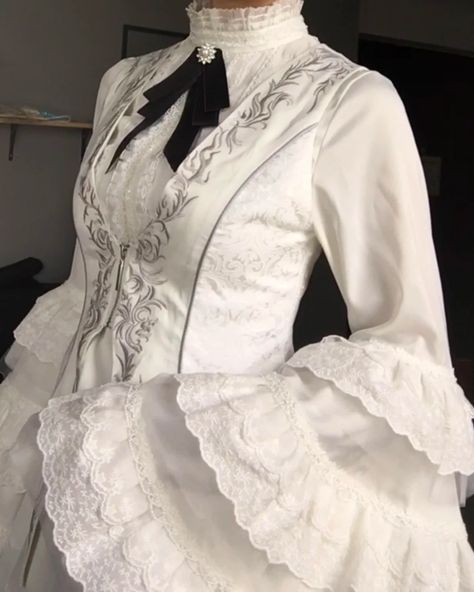 🦇 Embroidered Bat Wings Waistcoat with front zipper closure, available in black and white. Preorder now for $62.00! Shop here: https://www.devilinspired.com/extremely-luxurious-banquet #waistcoat #princestyle #oujifashion Non Binary Wedding Outfit, Queer Formal Wear, White Suit Women, Ouji Style, Victorian Outfits, Ouji Fashion, Old Fashion Dresses, White Suit, Fashion Enthusiast