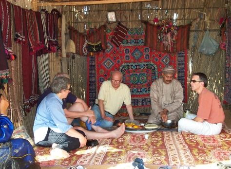 I hope i can double major in cultural anthropology along with whatever else i pick. this is a picture of an anthropologist doing their fieldwork. Anthropologist Career, Anthropology Major Aesthetic, Cultural Anthropology Aesthetic, Anthropologist Aesthetic, Anthropology Degree, Medical Anthropology, Anthropology Aesthetic, Earthy Fashion, Anthropology Major