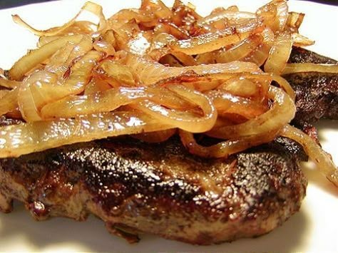 Baked Liver And Onions Recipe, Beef Liver And Onions Recipe, Fried Liver, Liver And Onions, Liver Recipes, Autumn Party, Beef Liver, Onion Recipes, Beef Dinner