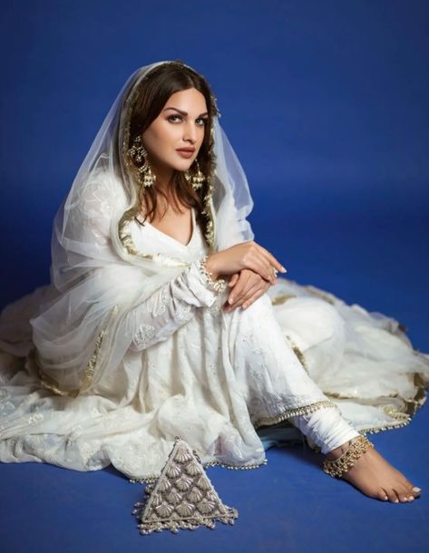 Himanshi Khurana, Punjabi Models, Subscribe My Youtube Channel, Punjabi Dress, Traditional Indian Outfits, Maleficent, My Youtube Channel, Indian Outfits, Indian Fashion