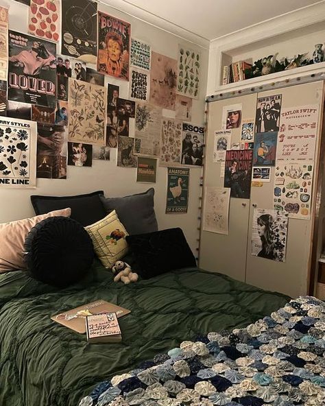 amy ✧ on Instagram: "currently missing my room :(" Dorm Room Ideas Preppy, Room Ideas Preppy, Trendy Dorm Room Ideas, Pastel Aesthetic Room, Danish Pastel Aesthetic, Store Room, Aesthetic Room Ideas, Indie Room Decor, Danish Pastel