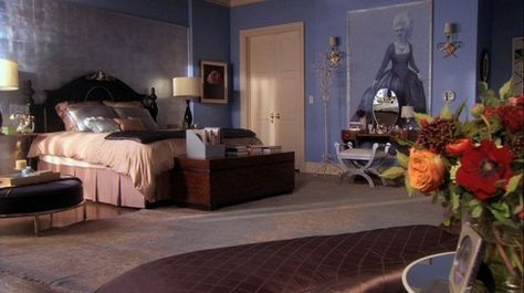 Serena Van Der Woodsen Bedroom, Blair Waldorf Bedroom, Blair Waldorf Room, Waldorf Bedroom, Stile Blair Waldorf, Bed Platform, Classic Bedroom, Apartment Style, Bedroom Paint Colors