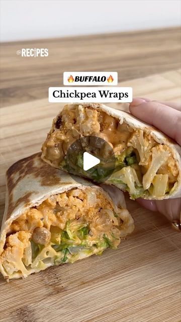 10K likes, 30 comments - purewowrecipes on January 30, 2024: "Turn that can of chickpeas in your pantry into a delicious, easy meal! 🔥😍 These Buffalo Chi..." Tofu Wraps, Buffalo Chickpea, Buffalo Tofu, Chicken Wrap Recipes, Healthy Low Calorie Meals, Making Lunch, How To Eat Better, Buffalo Sauce, Mediterranean Diet Recipes