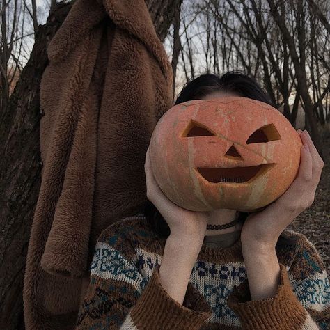 Autumn Aesthetic Spooky, Carving Pumpkins, Pumpkin Carvings, Season Of The Witch, Spooky Scary, Fall Inspo, Fed Up, Best Seasons, We Fall In Love