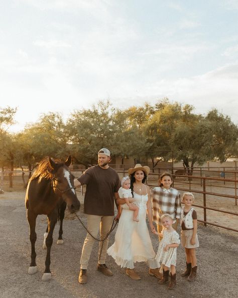 Horses 🐴 Truly my fav vibe to photograph. English. Western. I’m obsessed with all vibes! Let me photograph you with your horses! 🤩 keywords: VA family photographer | Aldie family photographer | Leesburg family photographer| Ashburn family photographer | Virginia family photographer | Sterling family photographer | DMV family photographer | NOVA family photographer | Loudoun County family photographer | Fairfax family photographer | Arlington family photographer | Bluemont family photograp... Western Family Photos, Family Of 6, Family Session, Family Photographer, Family Photos, Photographer