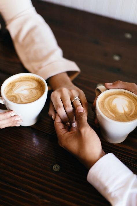 Coffee Engagement Photos, Prenup Photos Ideas, Coffee Shop Photography, Propose Day, Couple Coffee, Coffee Shot, Pre Wedding Photoshoot Outdoor, Coffee Wedding, Date Photo