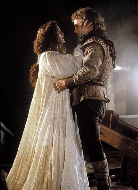 Robin Hood Prince Of Thieves, Prince Of Thieves, Maid Marian, Beau Film, Wedding Scene, Kevin Costner, Mary Elizabeth, Movie Costumes, Love Movie