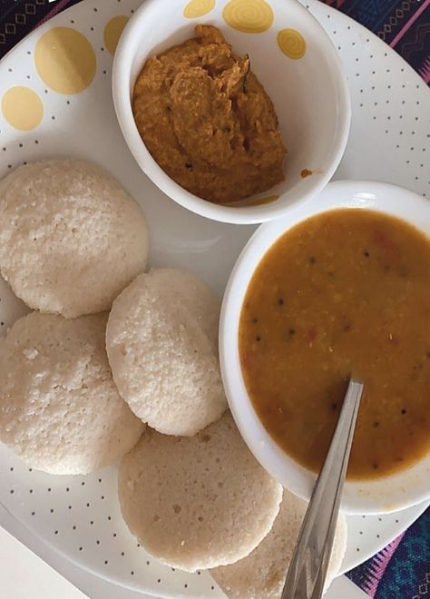 #breakfast #idli #idlisambharchutney #southindianbreakfast #tasty #yumm Breakfast Indian Snapchat, Idli Sambar Snapchat Story, Idli Sambar Snapchat, Indian Breakfast Snap, Foodie Snap, Idli Sambhar, Breakfast Snap, India Aesthetic, Variety Food