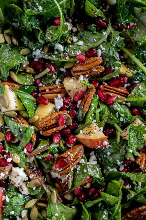 This Fresh Fall Salad with Apples and Pecans is so full of flavors and colors. Power greens, pecans, apples, pomegranate seeds, seeds and goat cheese tossed in a poppy seed vinaigrette dressing. #fallsalad #saladrecipes #healthyrecipes #vegetarianrecipes #dinnerideas Salad With Apples And Pecans, Poppy Seed Vinaigrette, Pecan Salad Recipe, Apple Pecan Salad, Pomegranate Recipes Salad, Power Greens, Salad With Apples, Autumn Salad Recipes, Seed Salad