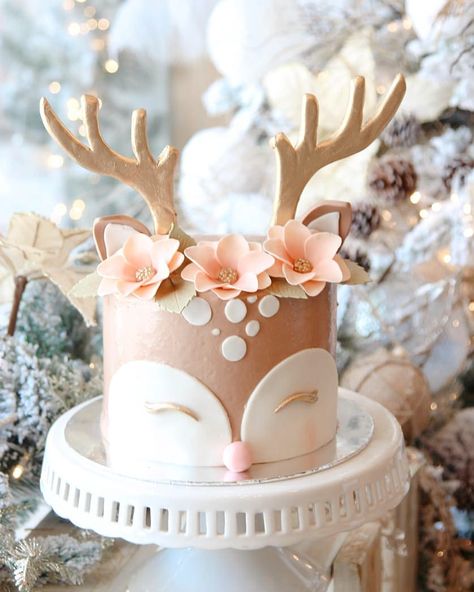 Reindeer cake Deer Birthday Party, Reindeer Cake, Reindeer Cakes, Deer Cakes, Christmas Hampers, Christmas Cake Designs, Winter Cake, Animal Cakes