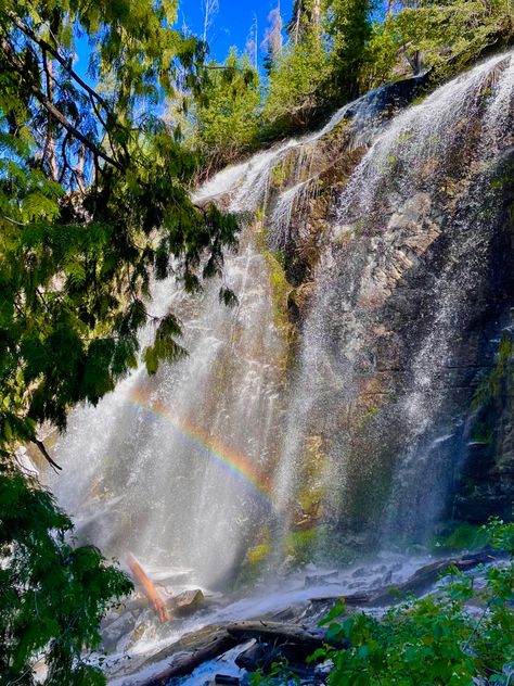 Spring Aesthetic Rainbow, Waterfall Picnic, Rainforest Pictures, Waterfall Rainbow, Waterfall Aesthetic, Earth Core, Rainbow Waterfall, Rainbow River, Rainbow Water