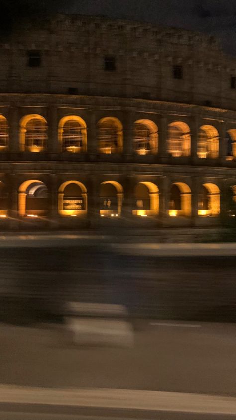 Lorenzo Zurzolo Aesthetic, Red Wine Pasta, Roma Aesthetic, Wine Pasta, Italy Vibes, Cars Ferrari, Italy Aesthetic, Pasta Pizza, Italian Summer