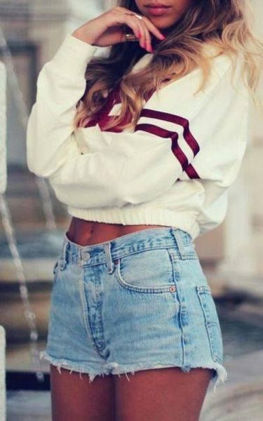 This is really cute for autumn Distressed High Waisted Shorts, Look Grunge, Street Style Chic, Mode Inspo, Inspiration Mode, Looks Style, Street Style Outfit, Outfit Summer, My Dream Closet