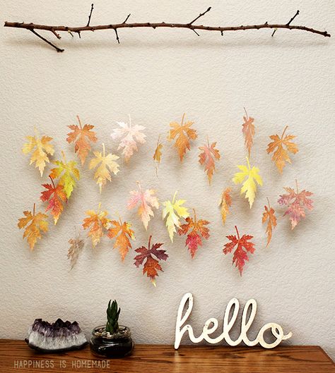 Put some fall spice in your decor with these easy DIY projects Fall Room Decor Diy, Easy Diy Thanksgiving Decorations, Easy Diy Thanksgiving, Fall Room Decor, Craft Wall, Thanksgiving Decorations Diy, Theme Nature, Diy Thanksgiving, Paper Leaves