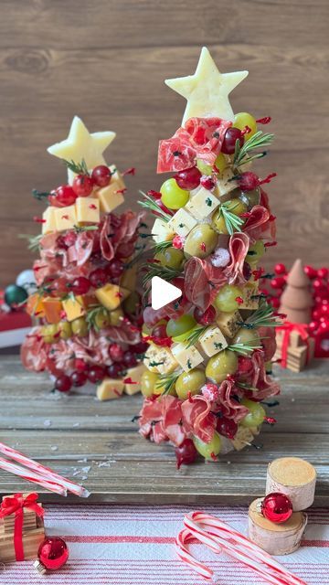 Christmas Food Art, Cute Treats, Fun Food Ideas, Christmas Tree Food, Charcuterie Plate, Month Of December, Best Party Food, Charcuterie Inspiration, Party Food Platters