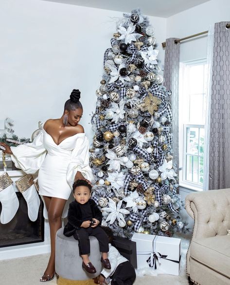 Christmas Picture Ideas Mom And Son, Christmas Pictures Mom And Son Outfits, Mom Son Christmas Photos, Mother And Son Holiday Photo Ideas, Christmas Photoshoot Mom And Son, Mother And Son Christmas Photoshoot, Mother Son Christmas Photoshoot, Mother And Son Christmas Photo Ideas, Black Mom And Son Photo Ideas Toddlers