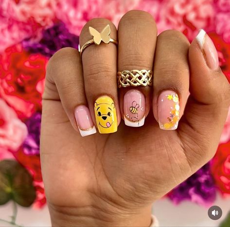 Pooh Nails, Cute Pedicures, Mickey Nails, Stylish Nails Designs, Disney Nails, Dope Nails, Halloween Nails, Short Nails, Christmas Nails