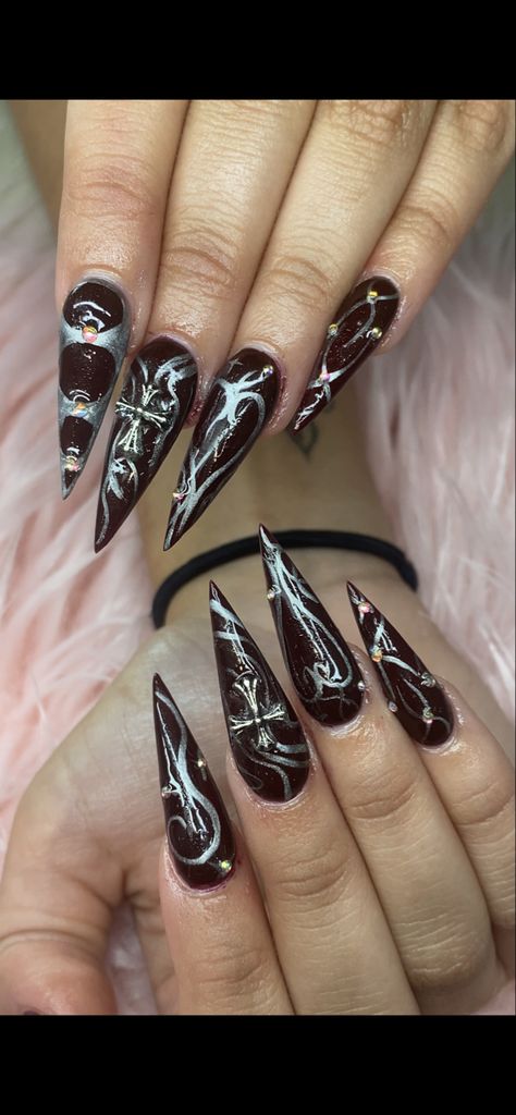 Sigil Nails, Heart Chrome Nails, Cybersigilism Nails, Prom Inspo, Nails Cute, Goth Nails, Red Nail Designs, Chrome Nails, Red Nails