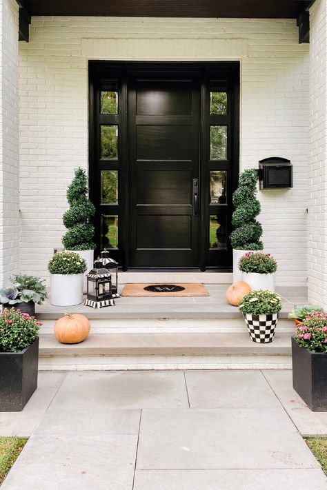 Simple Fall Front Porch, Door Fall Decor, Spencer House, Happy First Day Of Fall, Modern Entrance Door, Doorway Decor, Black Front Doors, Modern Entrance, First Day Of Fall