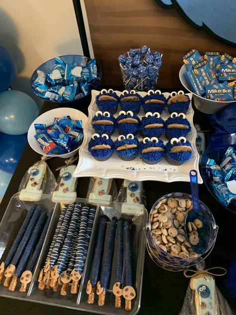 Cookie Monster Snack Ideas, Cookie Monster Treats Desserts, Baby Shower Cookie Monster Theme, Cookie Monster Baby Shower Treats, Cookie Monster Treat Table, Cookie Monster Birthday Theme, Cookie Monster Birthday Decorations, Cookie Monster Dessert Table, Cookie Monster Theme Baby Shower Ideas