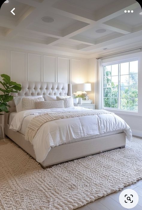 White Bedroom Decorations, White Bedroom Decor Ideas, Cream And White Bedroom, White Bedrooms, White Bedroom Ideas, Guest Bedroom Design, White Bedroom Decor, Elegant Living Room Decor, Bedroom Decorations