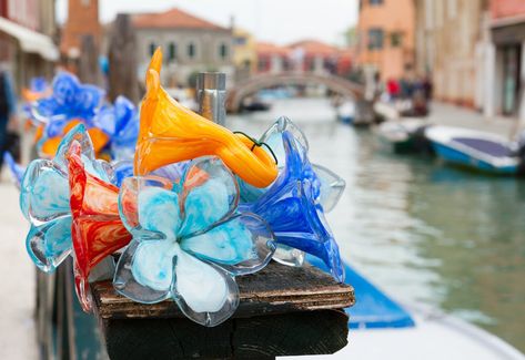 Look at these amazing glass blown flowers! This is apparently a glass blowing factory that you can take a tour of in Italy. Hey! I can dream, can't I? Italy Magazine, Glass Museum, Murano Glass Vase, Murano Italy, Chihuly, Gorgeous Glass, Venetian Glass, Glass Art Sculpture, Best Places To Travel