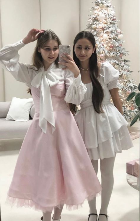 #birthdayparty #instagram #coquette #coquettefashion #dresses #pinkpilatesprincess #pinkchristmas Cocette Aesthetic Dress, Coquette Quinceañera, Aesthetic Dress, Vogue Beauty, Christmas Party Outfits, French Girl, Friend Photos, Elegant Outfit, Pink Christmas