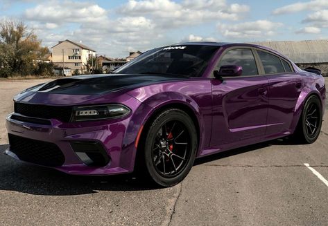 New Car Aesthetic, Black Hellcat, Hellcat Car, Chevy Jokes, Charger Ideas, Superhero Pictures, Car 2023, Dodge Charger Hellcat, Cars Ideas