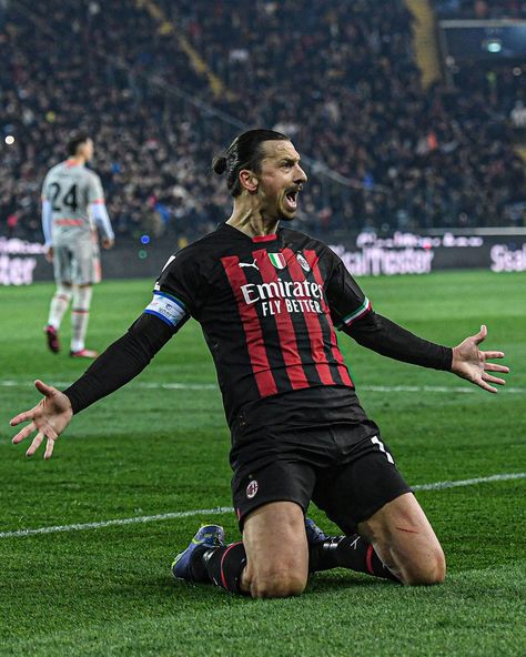 4k Photos, Zlatan Ibrahimovic, Football Images, Zlatan Ibrahimović, كريستيانو رونالدو, Football Pictures, Soccer Football, Bob Marley, Soccer Players