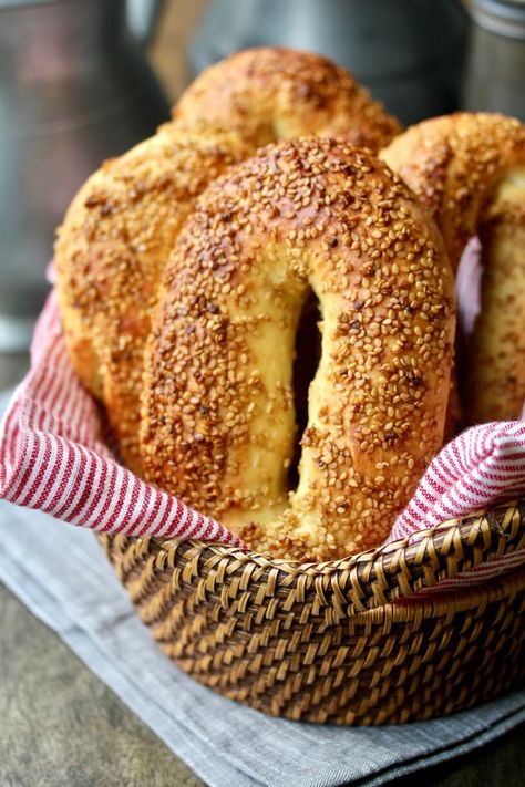 Bagel Recipe, Lebanese Recipes, Jewish Recipes, Challah, Bread And Pastries, Bread Recipes Homemade, Arabic Food, Artisan Bread, Turkish Recipes