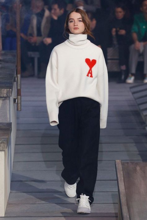 Ami Runway, Der Gentleman, Runway Fashion Couture, Paris Outfits, 2018 Fashion, Ami Paris, Menswear Fashion, Lil Baby, Menswear Collection