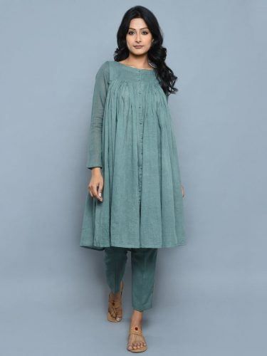 20 Chic Maternity Outfit Ideas For Pakistani Women Cotton Kurti Set, डिजाइनर कपड़े, Frock Fashion, Designer Kurti Patterns, Simple Kurti Designs, Kurti Set, Pakistani Dresses Casual, Cotton Kurti Designs, Salwar Kamiz