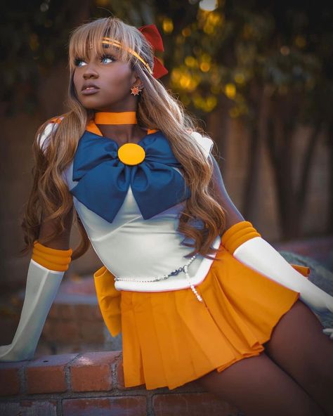 Cosplay done by: @jaharajayde Sailor Venus Cosplay, Halloween Costumes Party City, Halloween Costumes Party, Black Cosplayers, Fairy Photoshoot, Sailor Guardians, Minako Aino, Sailor Moon Cosplay, Anime Halloween