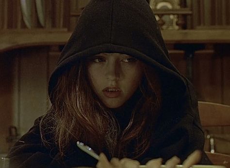 Horror Werewolf, Ginger Fitzgerald, Aesthetic Horror, Fairy Core Aesthetic, Katharine Isabelle, Alt Indie, Grunge Fairy, Ginger Snaps, Fairy Core