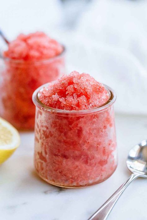 Watermelon Granita - #watermelon #granita #recipe #eatwell101 - This watermelon granita recipe has just three ingredients and is a delicious and simple way to cool off this Summer.  - #recipe by #eatwell101 Watermelon Puree, Watermelon Granita, Granita Recipes, Mini Dessert Recipes, Easy Ice Cream Recipe, Frozen Watermelon, Party Snack Food, Sorbet Recipes, Summer Recipe