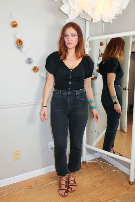 EVERLANE DENIM TRY-ON: HOW THESE JEANS REALLY FIT | TME has big love for Everlane jeans. So we've got a big denim haul: see how cheeky bootcut jeans, high-rise skinny button fly jeans, the kick crop & more really fit. | #TheMomEditStyle #TheMomEditDenim #EverlaneJeans #EverlaneDenim #EverlaneCheekyBootcut #HighRiseJeans #EverlaneKickCropJeans #WashedBlackJeans #SkinnyButtonFlyJeans Bootcut Jeans Outfit, Cropped Jeans Outfit, Mom Edit, Everlane Jeans, High Rise Bootcut Jeans, Button Fly Jeans, Big Love, Ootd Fashion, High Jeans