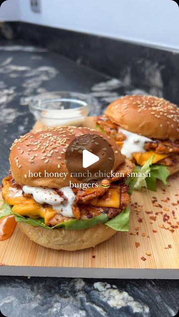 Smashed Chicken, Honey Hot Sauce, Chicken Burger Recipe, Chicken Mince, Ranch Sauce, Eggplant Parmesan Baked, Chicken Burgers Recipe, Lean Chicken, Burger Night