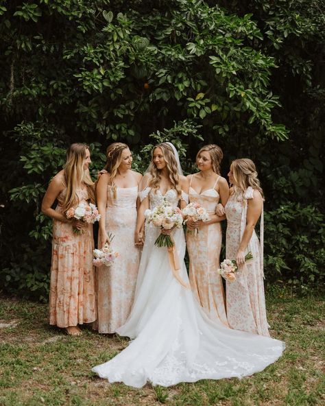 My bridesmaids wore mismatched floral dresses and here's how it went — Style with Hannah London Floral Bridesmaid Dresses Mismatched, Mismatched Bridal Party, Mismatched Green Bridesmaid Dresses, Spring Wedding Bridesmaids, Floral Bridesmaids, Peach Bridesmaid, Peach Bridesmaid Dresses, Spring Bridesmaid Dresses, Romantic Theme Wedding