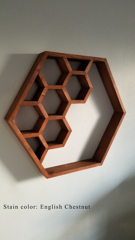 Hexagon Wall Shelf, Honeycomb Wall, Honeycomb Shelves, Luminaire Original, Hexagon Shelves, Wall Shelves Design, Bohemian Wall, Wall Decor Design, Wooden Projects