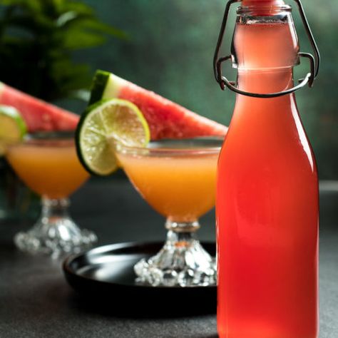 Watermelon Simple Syrup, Syrup Recipe For Cocktails, Simple Syrup Drinks, Syrup For Drinks, Watermelon Syrup, Best Watermelon, Watermelon Cocktail, Watermelon Drink, Drinks Recipe