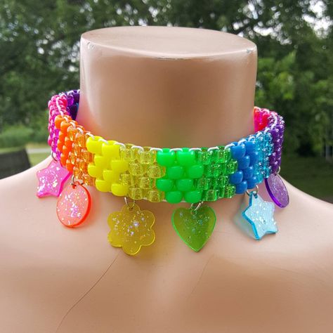 Kandi Choker, Kawaii Choker, Kandi Necklace, Kawaii Necklace, Rainbow Choker, Diy Kandi Bracelets, Diy Kandi, Kandi Kid, Kandi Cuff