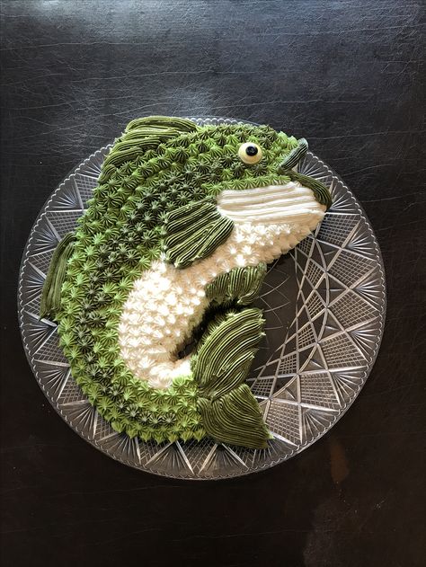 Fondant Fish Cake, 50th Bday Cakes For Men Fishing, Bass Fish Cupcake Cake, Fish Cake Ideas For Men, Cupcake Fishing Theme, Fishing Pull Apart Cupcake Cake, Fish Pull Apart Cupcake Cake, Walleye Cakes Birthday, Mens Fishing Cake