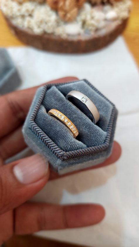 Cincin Kawin Nikah Tunangan Custom Cincin Couple, Cute Engagement Photos, Wedding Decor Elegant, Wedding Decor, Engagement Photos, Wedding Decorations, Quick Saves