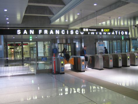 Entrance to SFO (San Francisco International Airport) Airport Instagram, San Francisco Airport, San Francisco International Airport, Light Pollution, Urban Area, International Airport, Cruise Ship, Cali, Skyscraper