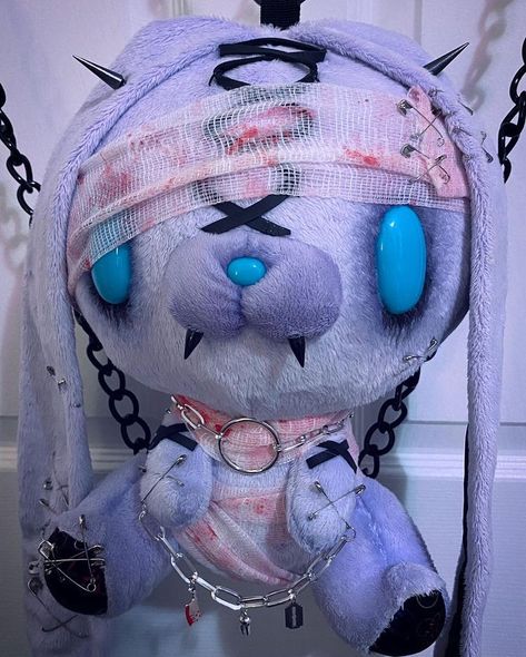 Creepy Stuffed Animals, Creepy Cute Fashion, Creepy Toys, Cute Sewing Projects, Scary Dolls, Yami Kawaii, Hello Kitty Art, Plush Bags, Kawaii Plushies